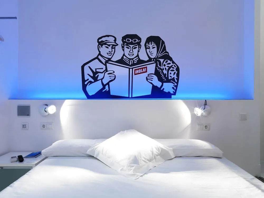 Chic & Basic Tallers Hostal Barcelona