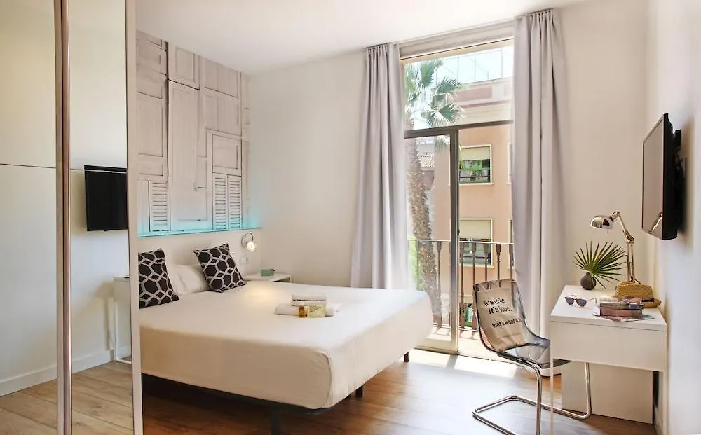 Chic & Basic Tallers Hostal Barcelona Hotel